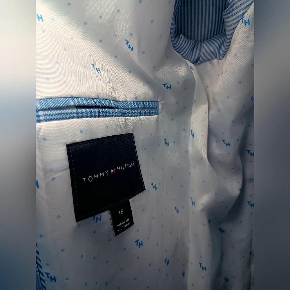 Tommy Hilfiger **host pick
